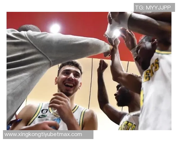 申京亚当斯谢泼德同场表现出色KD下场时球队进攻效率飙升至1225