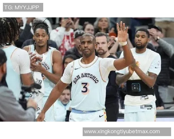 保罗赞扬快船主场球迷热情洋溢表达对球队和球迷的深厚爱意