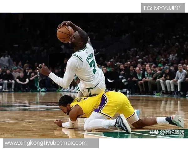 费尔顿称赞约基奇为现役最佳杜兰特巅峰期则是无可争议的进攻王 费尔顿称赞约基奇为现役最佳杜兰特巅峰期则是无可争议的进攻王