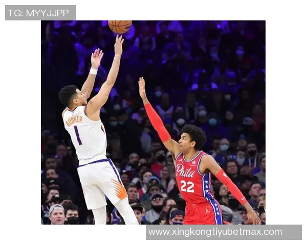 克莱半场表现稳健11投4中三分球命中3个贡献11分2篮板1封盖