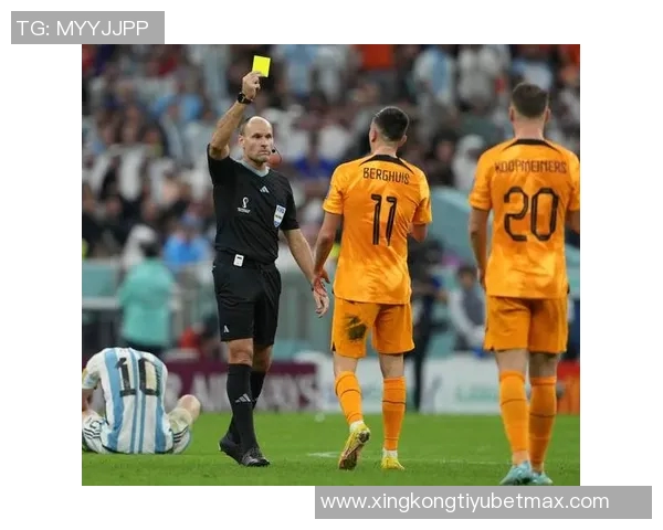 张琳芃与林加德场上冲突激烈主裁判果断出示黄牌警告两人 张琳芃与林加德场上冲突激烈主裁判果断出示黄牌警告两人