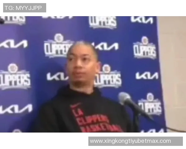 泰伦卢称赞首发球员首节表现出色展现良好比赛风格 泰伦卢称赞首发球员首节表现出色展现良好比赛风格