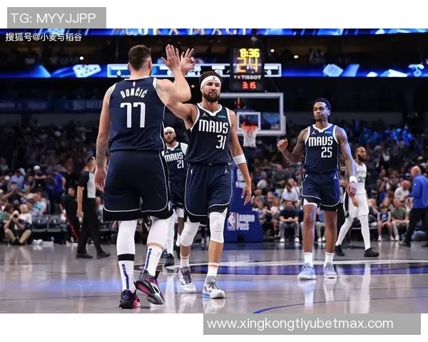 克莱首次替补迎战独行侠拉塞尔首发弗拉格重回三号位调整阵容