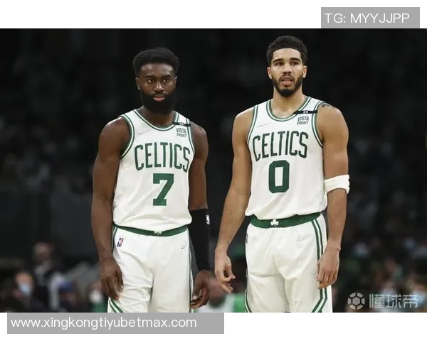 阿里纳斯称布朗与塔图姆同为球队头号选择非罗宾角色