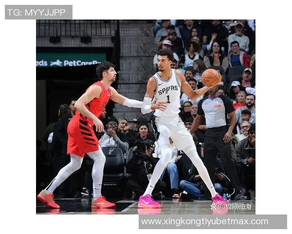 马刺对阵开拓者文班因膝盖伤势缺席赛季第14场比赛